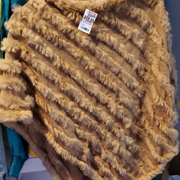 NWT vintage 100% LAPIN/Rabbit fur poncho camel S/M - Picture 5 of 5